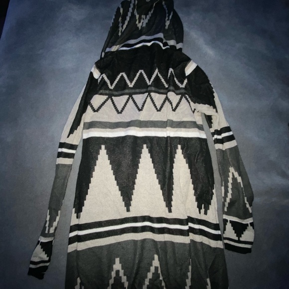 Long Cardigan - Picture 2 of 2